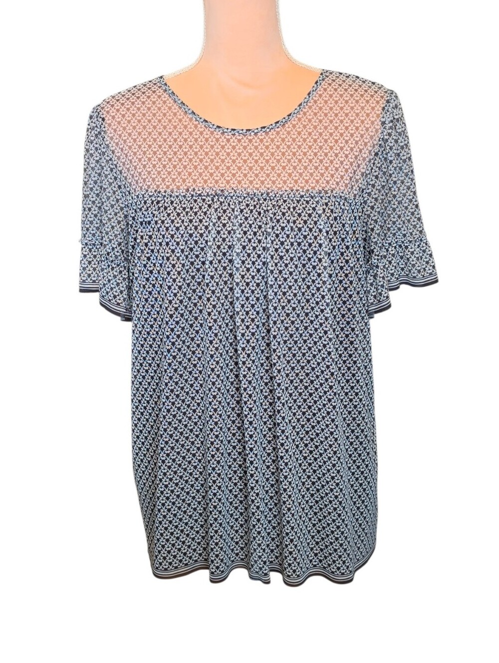 Max Studio L Black Gray Patterned Flutter Sleeve Top